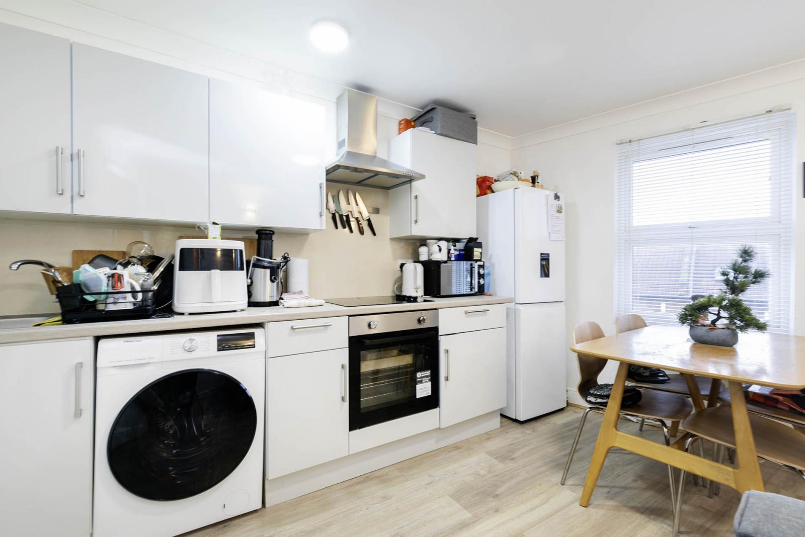Recently Refurbished Apartment High Road, Willesden Green (£150 towards your moving cost)